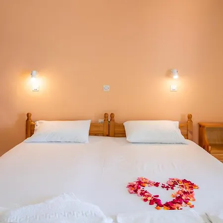 אמודי Achillion Apartments & Studios מראה חיצוני תמונה