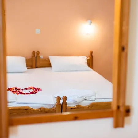 אמודי Achillion Apartments & Studios מראה חיצוני תמונה