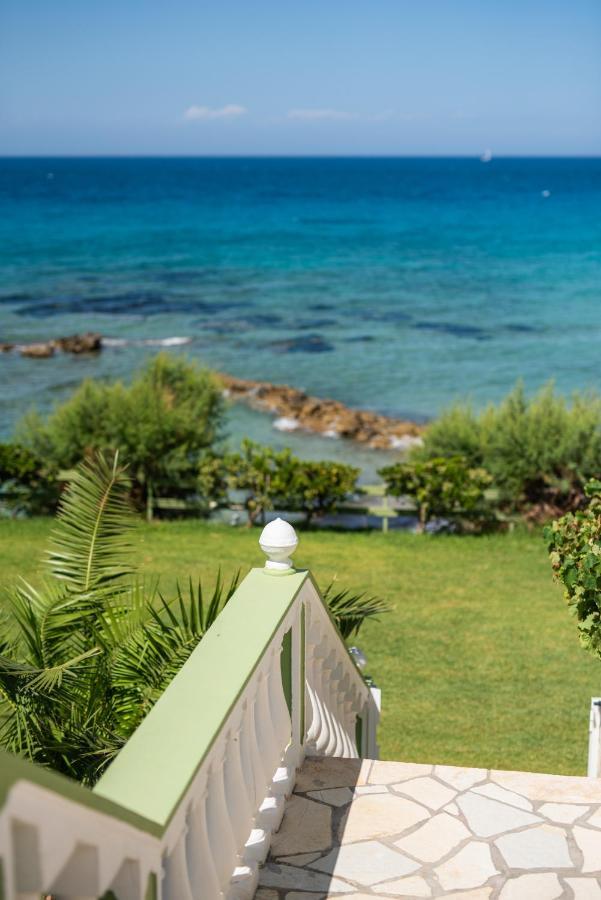 Aparthotel Achillion & Amoudi