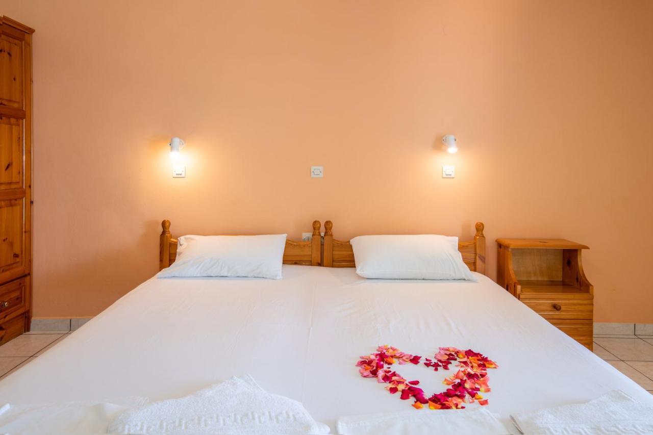 Achillion & Hotel apartamentowy Ammoudi